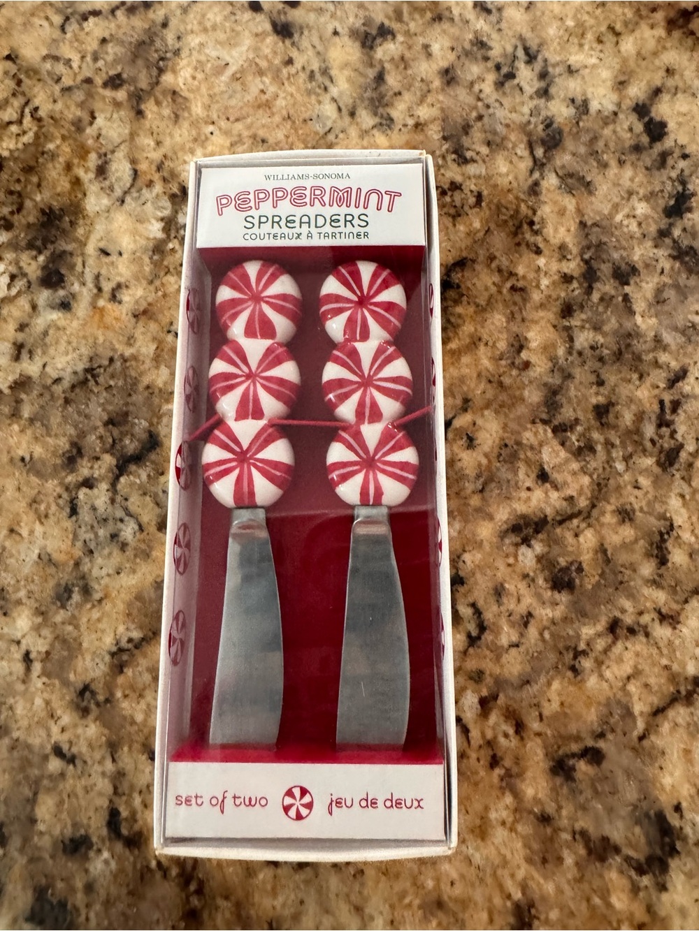 Williams Sonoma Peppermint Spreaders in Red and White